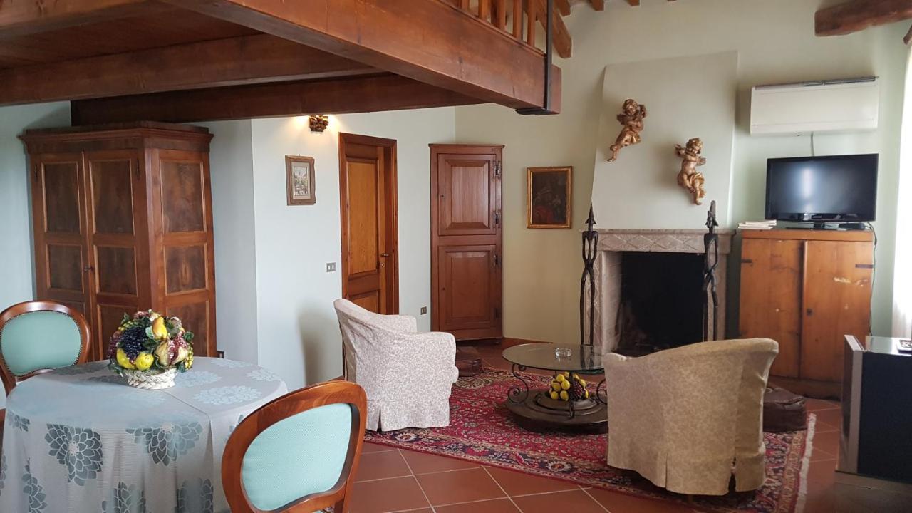 Locanda Di Villa Torraccia 佩萨罗 外观 照片