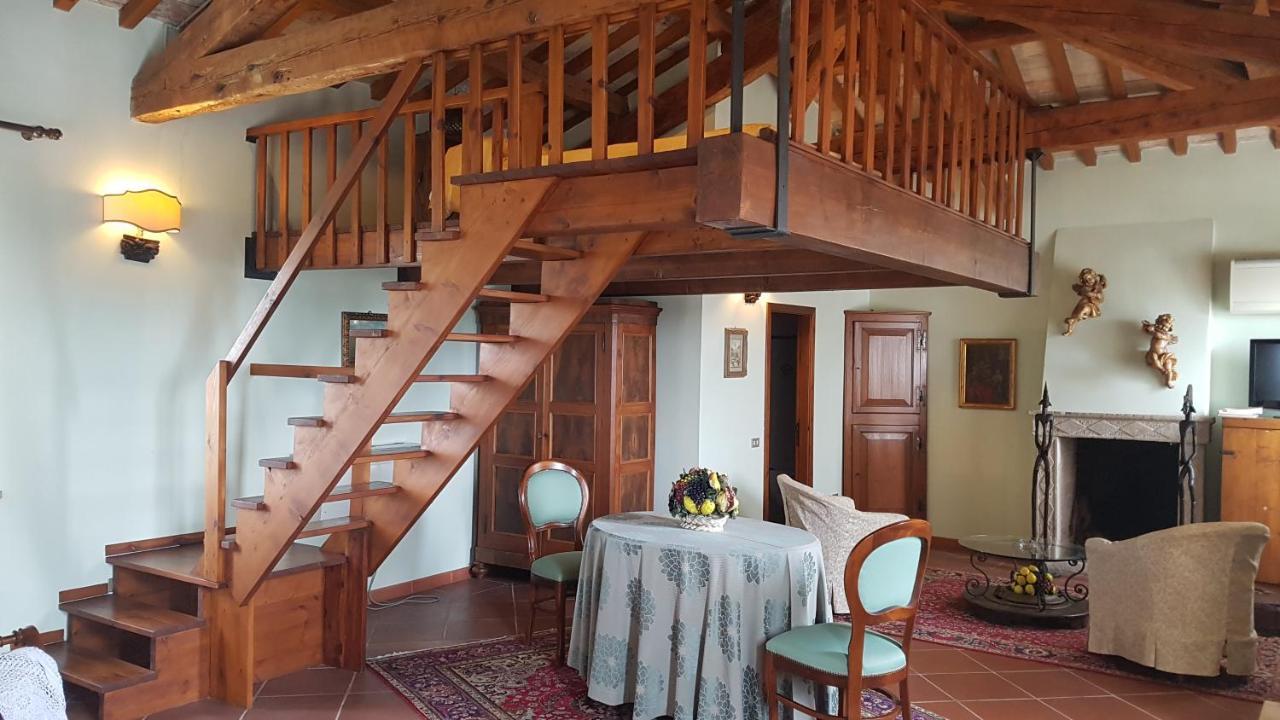 Locanda Di Villa Torraccia 佩萨罗 外观 照片